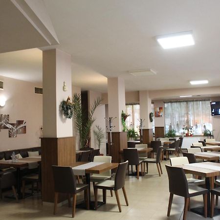 Family Hotel Bulgaria Харманли Екстериор снимка
