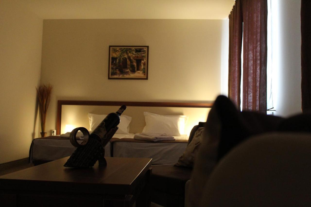 Family Hotel Bulgaria Харманли Екстериор снимка