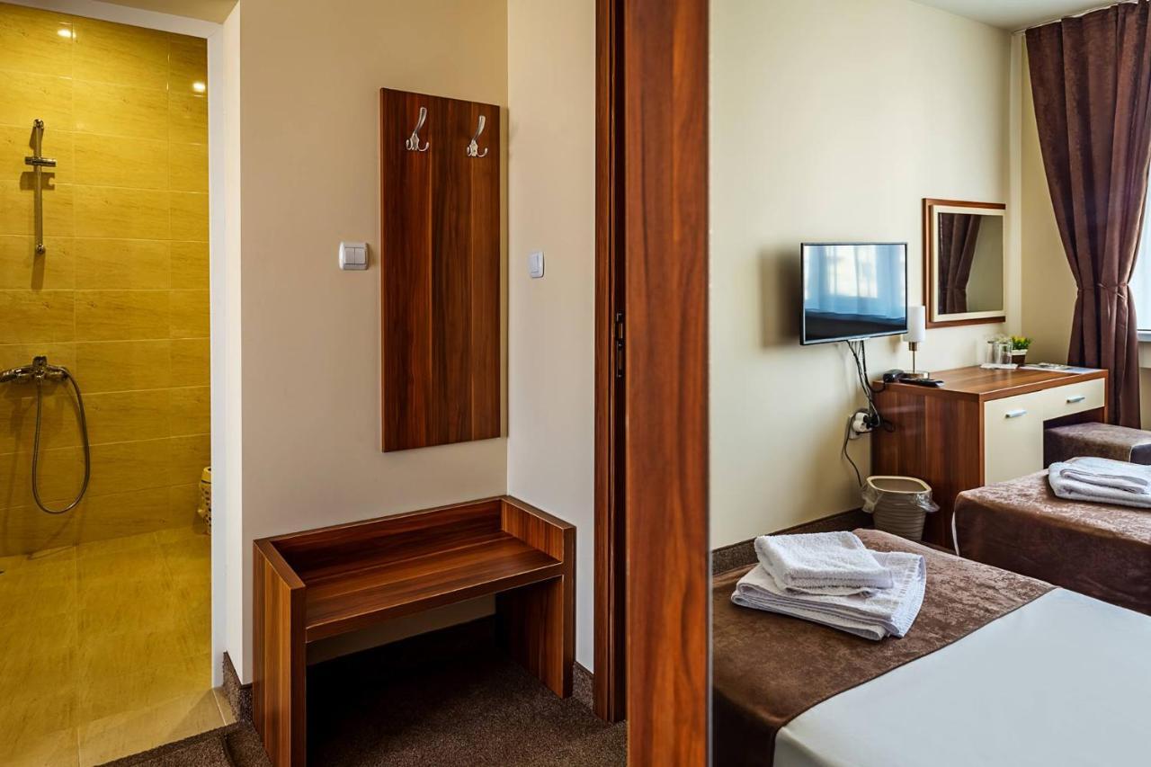 Family Hotel Bulgaria Харманли Екстериор снимка