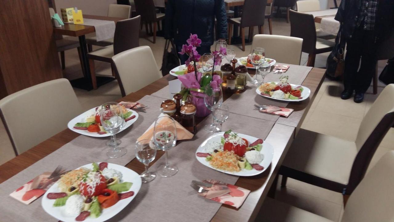 Family Hotel Bulgaria Харманли Екстериор снимка