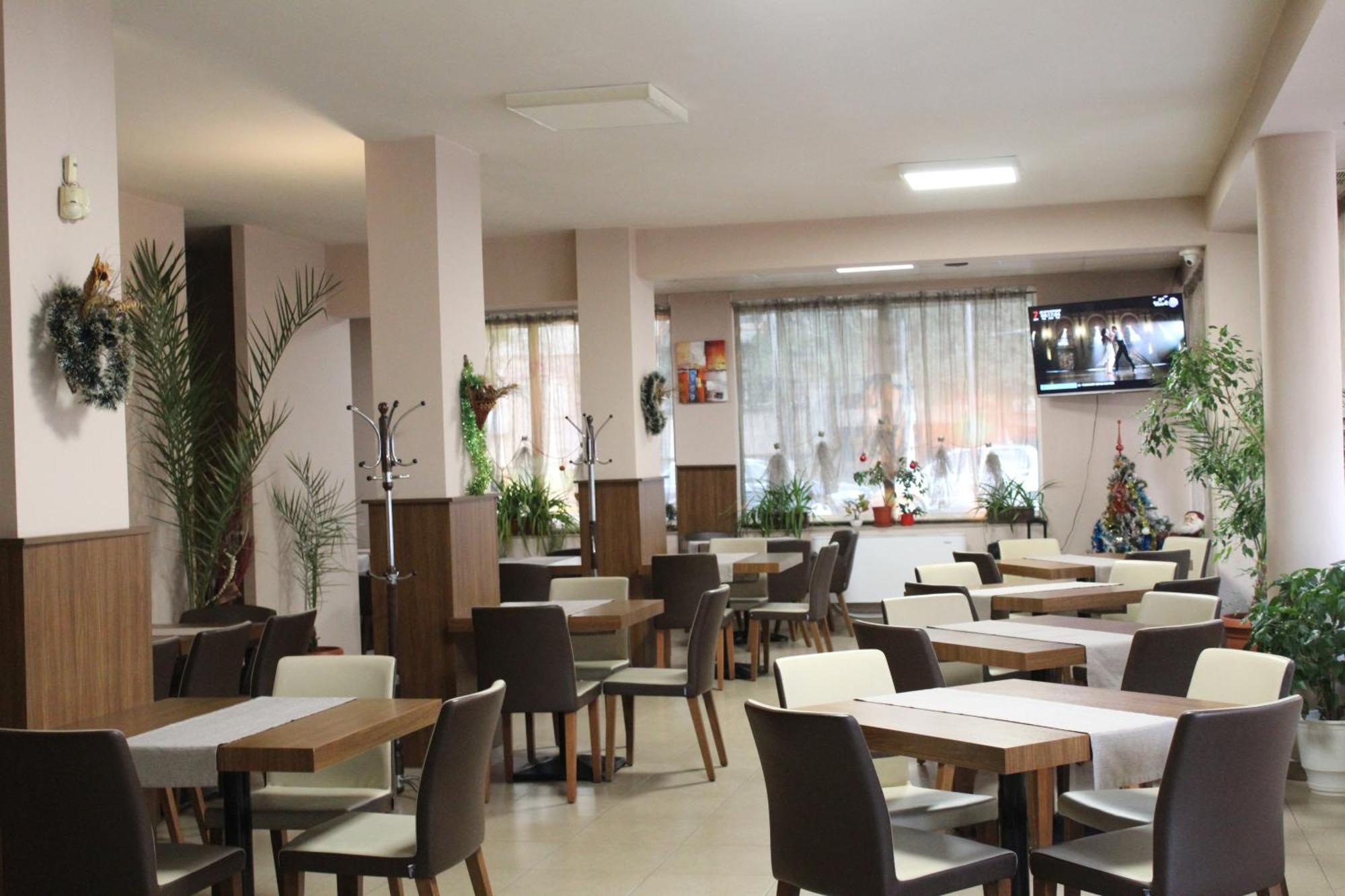 Family Hotel Bulgaria Харманли Екстериор снимка