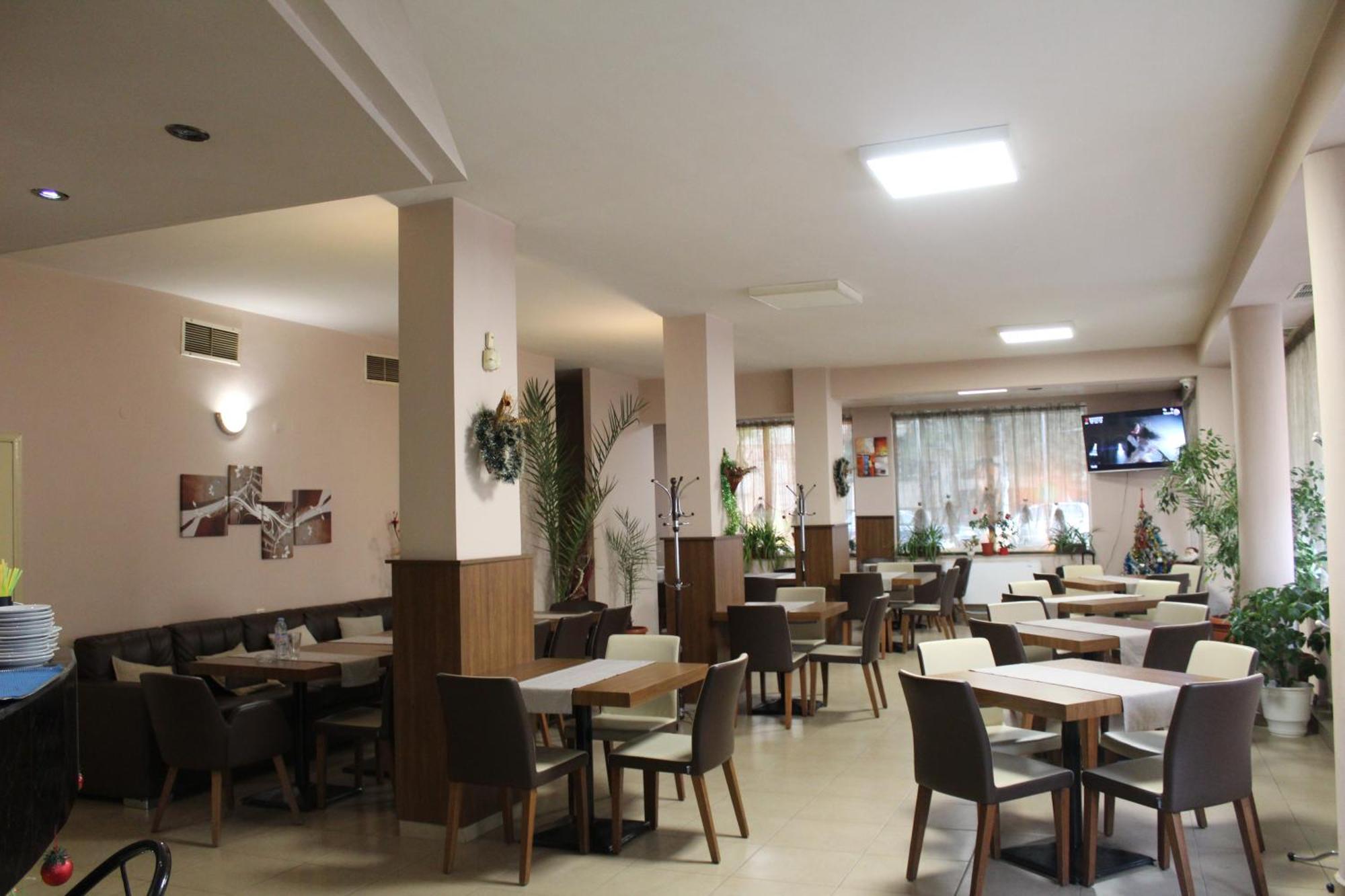 Family Hotel Bulgaria Харманли Екстериор снимка