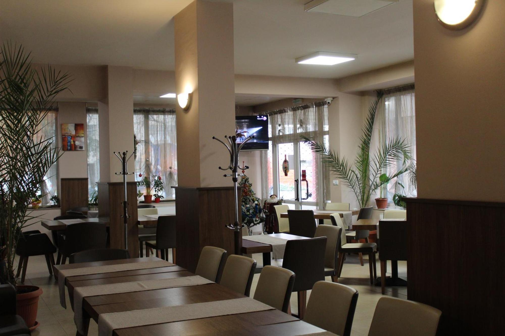 Family Hotel Bulgaria Харманли Екстериор снимка